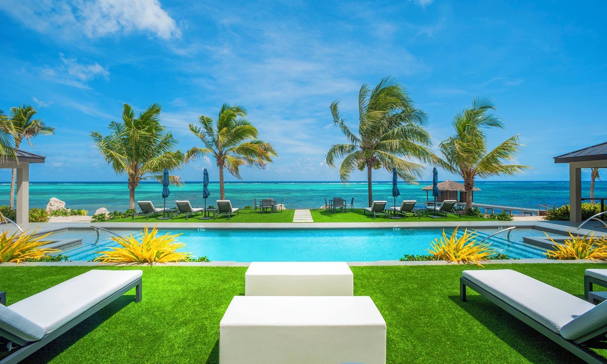 Bodden Town Condo | 3 Bedroom Luxury Oceanfront Condo