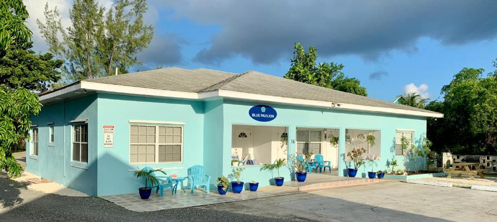 West Bay Apartment | 3-Suite GROUP STAY at BLUE PAVILION - Steps to BEACH