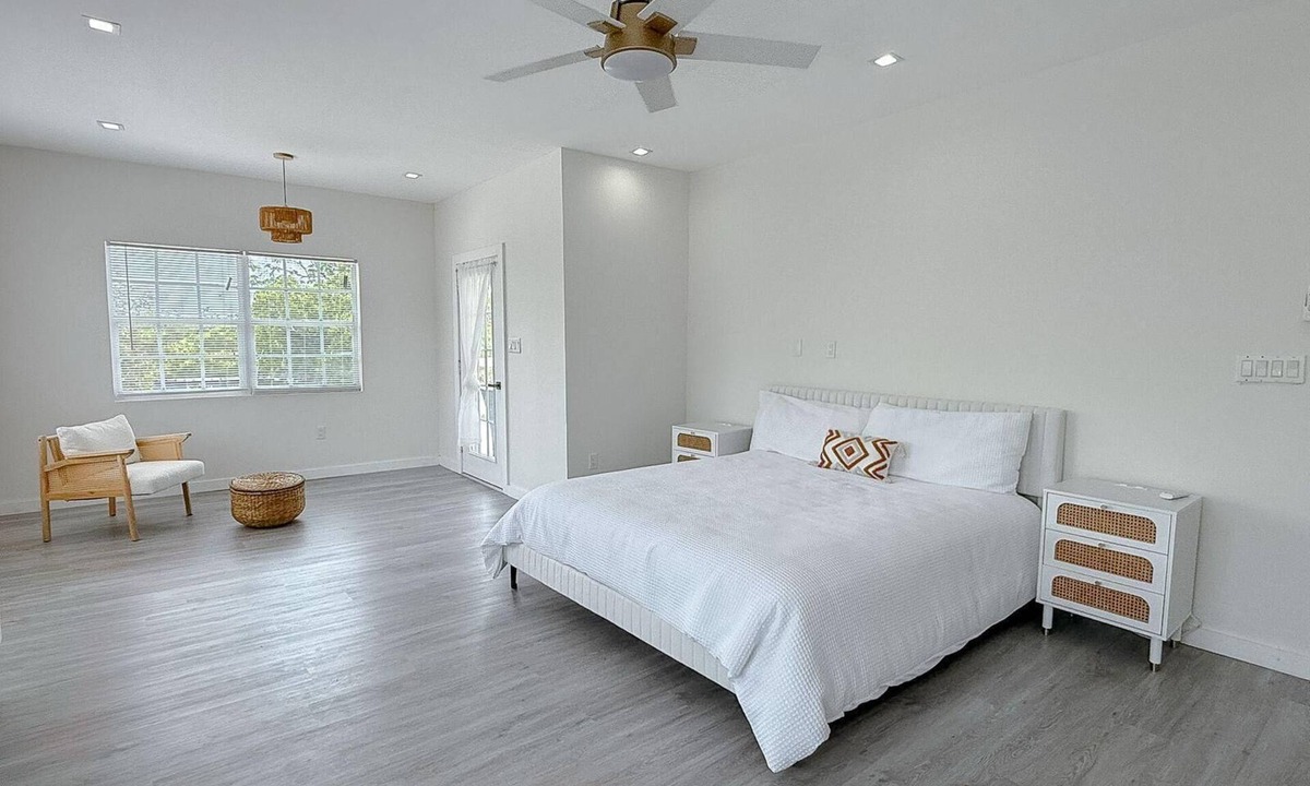 Little Cayman House | Amazing spacious 4-bedroom house in soothing Little Cayman with AC and amenities