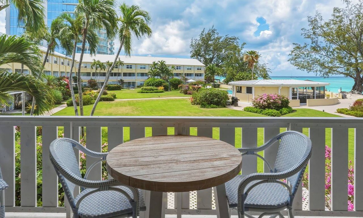 Seven Mile Beach House | Awesome Beach Condo on Perfect Seven Mile Beach!