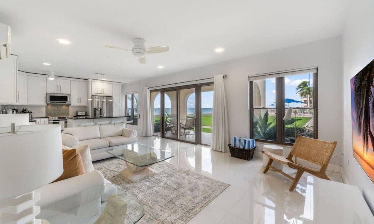 Seven Mile Beach Apartment | George Town Villas 117