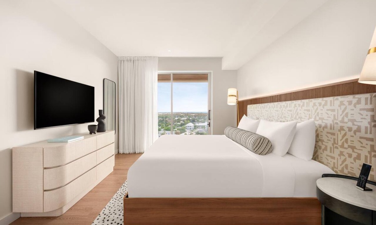 George Town Hotel | Homey Island Retreat with Rooftop Pool & Caribbean Views