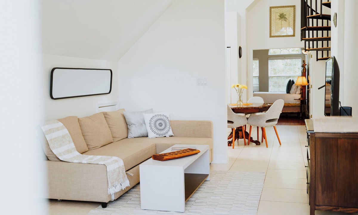 West Bay Bed & Breakfast | Intimate Papaya Suite 1-bedroom at Award-Winning Shangri-La Bed & Breakfast