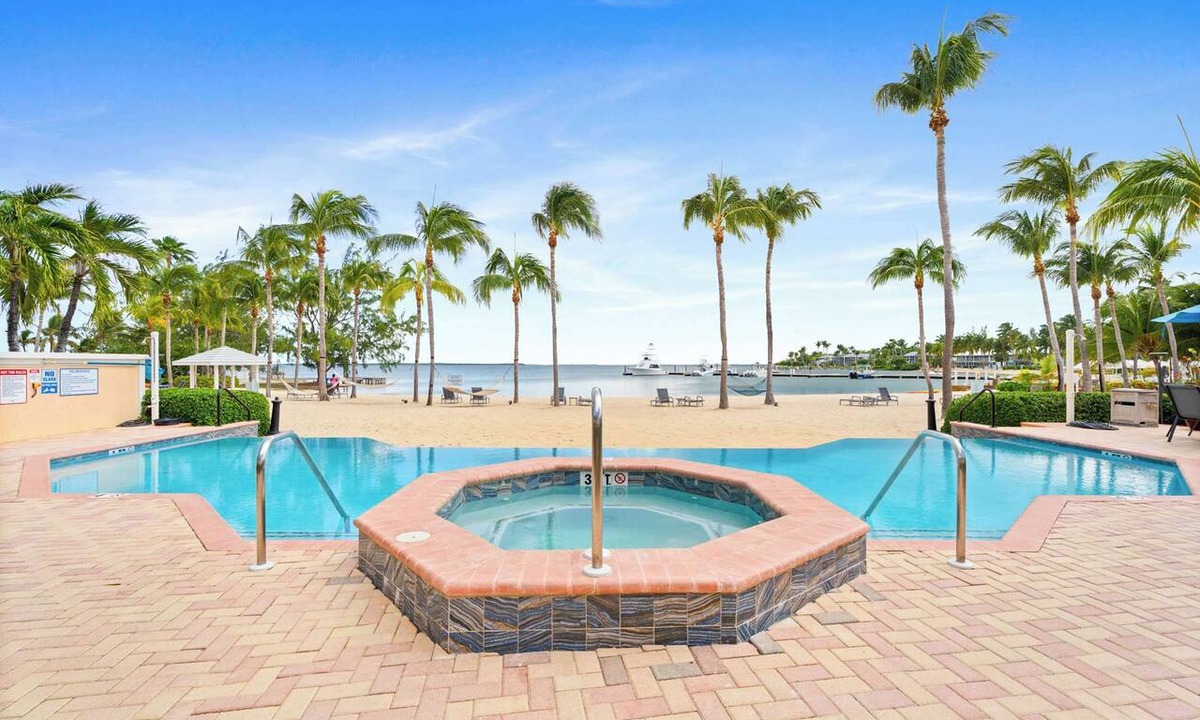 Rum Point Condo | Kai-Tastic 15B - 2BR Kaibo Condo with Pool and Beach