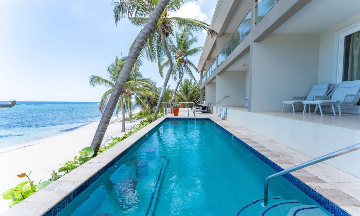 Bodden Town Condo | Lovely Beach Front Villa #2
