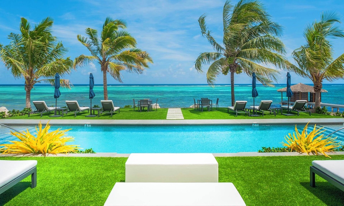 Bodden Town Condo | Luxury 4 Bedroom in Bodden Town