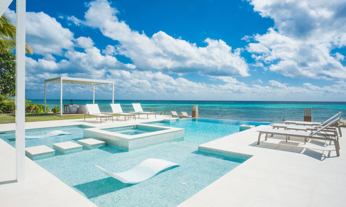Bodden Town Villa | Luxury 6 Bedroom Villa on the Beach in Bodden Town