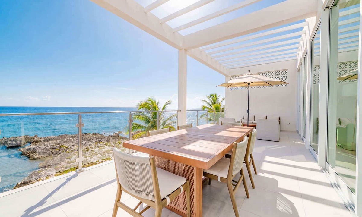 Northwest Point Condo | Luxury Oceanfront 3 Bed Condo with Pool & Hot Tub