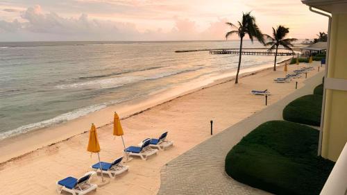 Colliers Bay House | Oceanfront Paradise East End 2BR Oceanview Condo, Pools, Beach & Resort Amenities