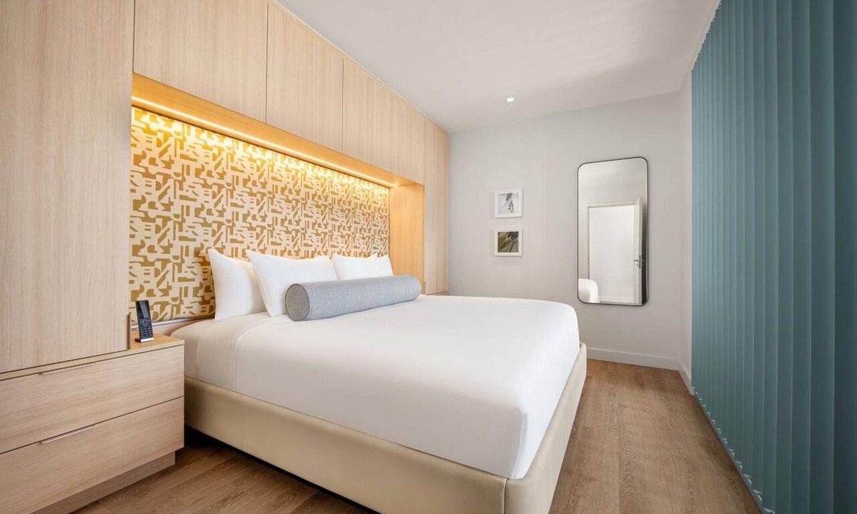 George Town Hotel | Rooftop Infinity Pool & Island Views in the Heart of George Town