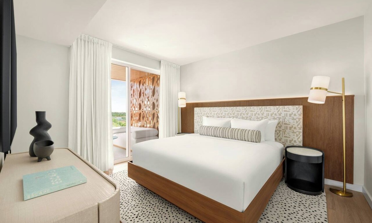 George Town Hotel | Rooftop Relaxation Near Cayman’s Best Island Experiences