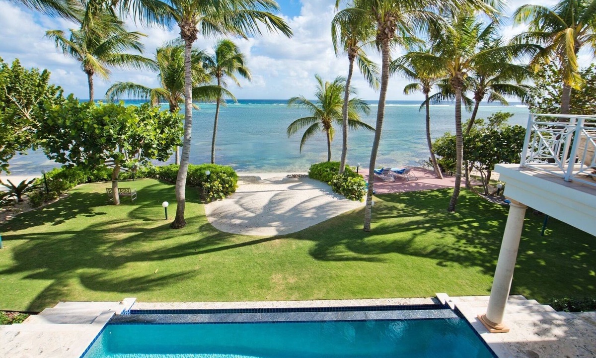 South Sound House | Tatenda 6 Bedroom Villa: Heated Pool, Balcony Suites