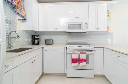 Seven Mile Beach Condo | 2 Bedroom, 2 Bathroom Ground Floor Condo on Seven Mile Beach