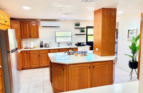 Bodden Town House | 2BR Home + Private Office - Fast WiFi - 15 Min to George Town - Extended Stays