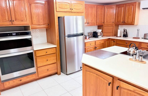 Bodden Town House | 2BR Home + Private Office - Fast WiFi - 15 Min to George Town - Extended Stays