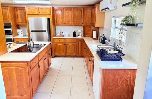 Bodden Town House | 2BR Home + Private Office - Fast WiFi - 15 Min to George Town - Extended Stays