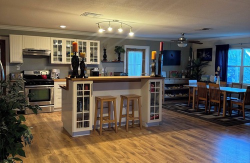 West End House | 3400 SF 4-bdr 4-bath on Beach w/Pool has 3 Full Suites that can Sleep 11 to 15