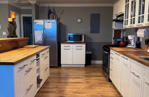 West End House | 3400 SF 4-bdr 4-bath on Beach w/Pool has 3 Full Suites that can Sleep 11 to 15