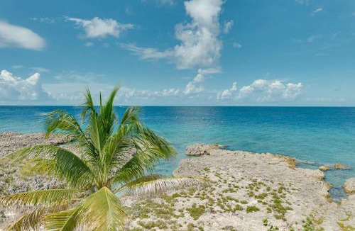 Northwest Point House | 41 Sunset Point Vacations Luxury Oceanfront 3 Bedroom Condo with Pool and Hot Tub