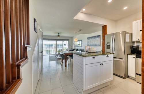 Seven Mile Beach Condo | 7 Mile Beach | Soft Sand, Epic Sunset Views & Shipwreck Snorkel