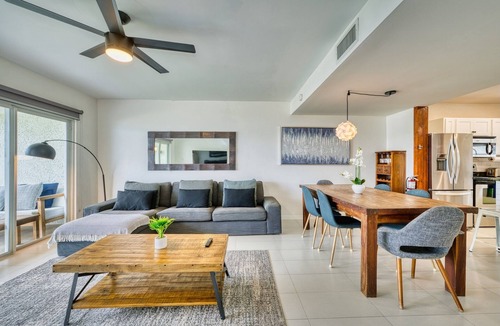 Seven Mile Beach Condo | 7 Mile Beach | Soft Sand, Epic Sunset Views & Shipwreck Snorkel