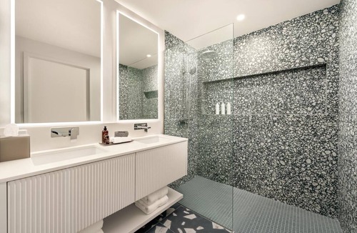 George Town Hotel | A Feel-Good Cayman Stay with Rooftop Views & Island Charm