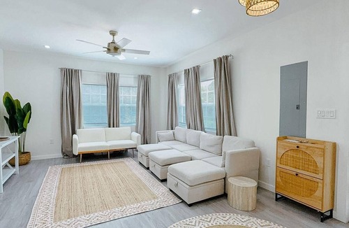 Little Cayman House | Amazing spacious 4-bedroom house in soothing Little Cayman with AC and amenities