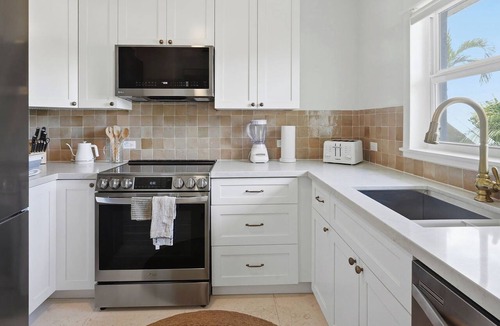 Seven Mile Beach House | Awesome Beach Condo on Perfect Seven Mile Beach!