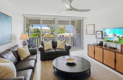 Seven Mile Beach House | Awesome Beach Condo on Perfect Seven Mile Beach!