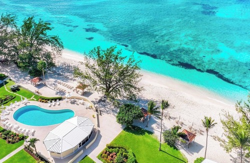 Seven Mile Beach House | Awesome Beach Condo on Perfect Seven Mile Beach!