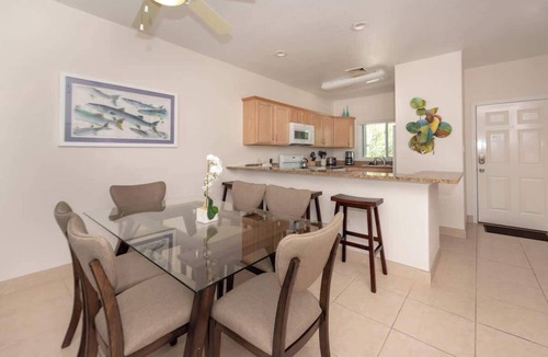 Rum Point Condo | Beachfront Crystal Kai 2BR - Pool, Kayaks & Beach