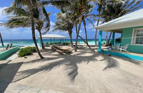 Old Man Bay House | Blue Vista Villa - Oceanfront 5 Bedroom Pool Home in North Side