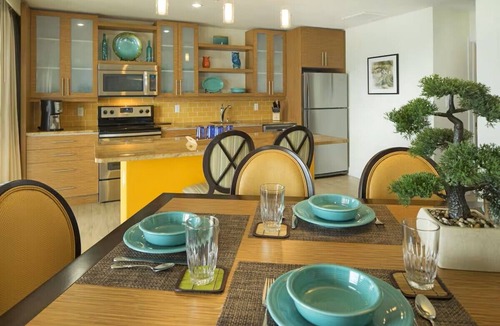 Colliers Bay Condo | Cozy 2-bedroom condo in peaceful East End with AC and gym