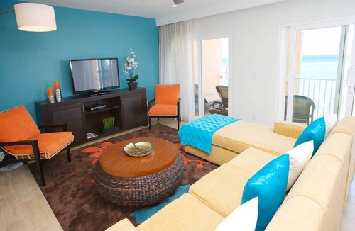Colliers Bay Condo | Cozy 2-bedroom condo in peaceful East End with AC and gym