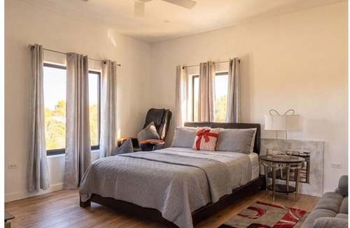 Bodden Town Bed & Breakfast | Cozy Hideaway Studio in Bodden Town