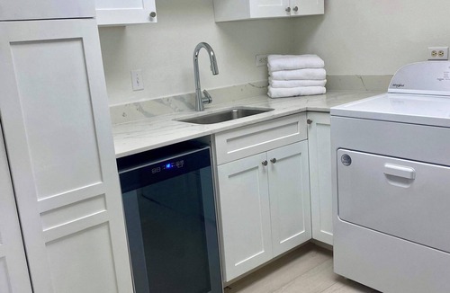 Seven Mile Beach Apartment | George Town Villas #208 - Oceanfront 2Bed