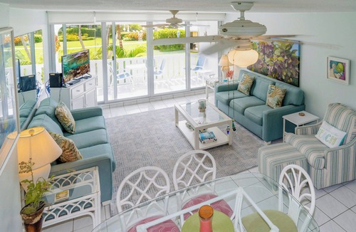 Seven Mile Beach House | Harbour Heights #28 Seven Mile Beach, Second floor 2 Bed, 2.5 Bath Townhouse