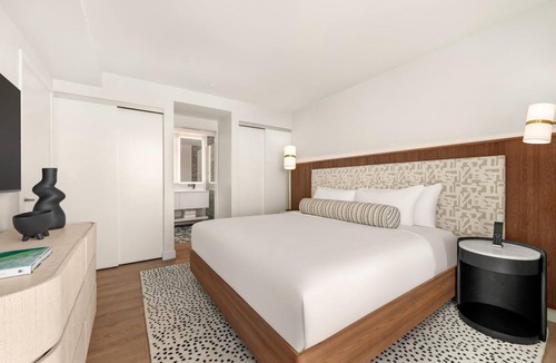 George Town Hotel | Homey Island Retreat with Rooftop Pool & Caribbean Views