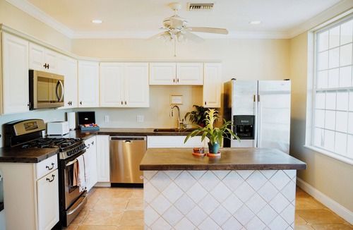 West Bay Bed & Breakfast | Intimate Papaya Suite 1-bedroom at Award-Winning Shangri-La Bed & Breakfast