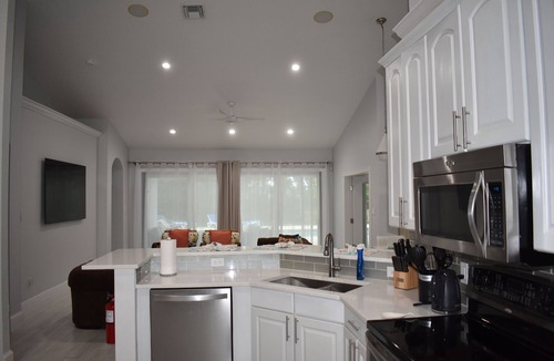 Seven Mile Beach House | Island Oasis