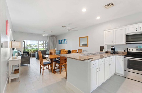 Rum Point Condo | Kai-Tastic 15B - 2BR Kaibo Condo with Pool and Beach