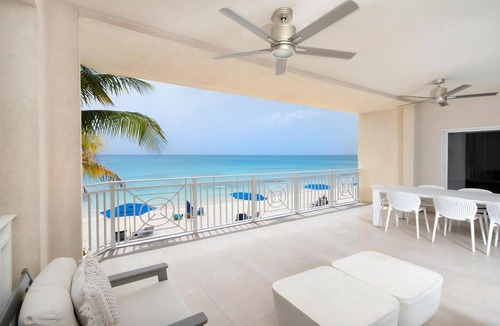 Seven Mile Beach Apartment | Laguna Del Mar