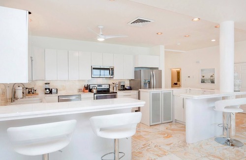 Seven Mile Beach Condo | Laguna Del Mar #15