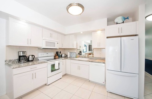 Bodden Town Apartment | Light & Bright - Two Bed with Stunning Ocean Views