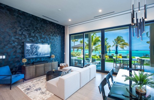 Bodden Town Condo | Luxury 4 Bedroom in Bodden Town