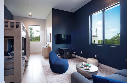 Bodden Town Condo | Luxury 4 Bedroom in Bodden Town