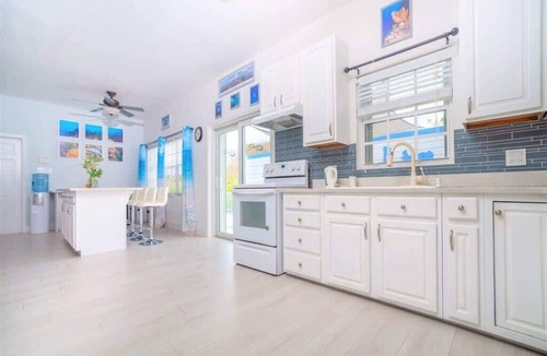 East End House | Luxury 5 Bdr Ocean View Home w/Pool + Hot Tub