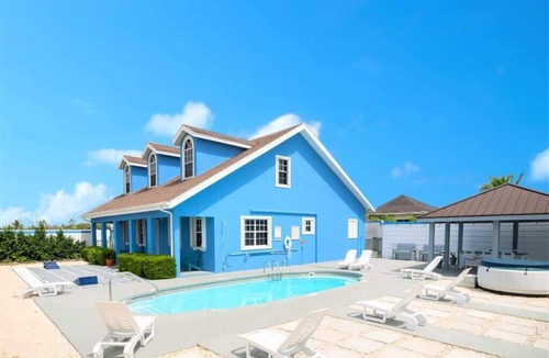 East End House | Luxury 5 Bdr Ocean View Home w/Pool + Hot Tub