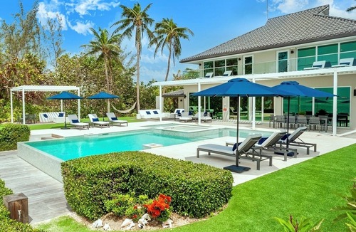 Bodden Town Villa | Luxury 6 Bedroom Villa on the Beach in Bodden Town