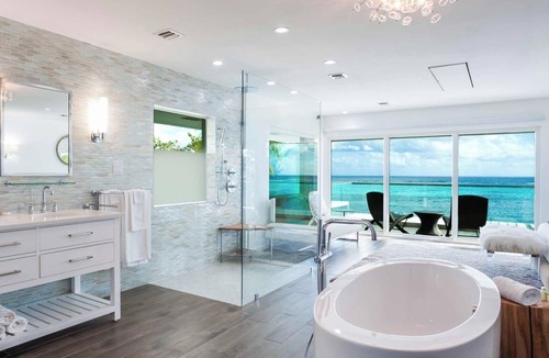 Bodden Town Villa | Luxury 6 Bedroom Villa on the Beach in Bodden Town